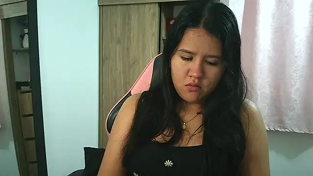 Oliviawatson1 online show from 12/04/25, 01:09