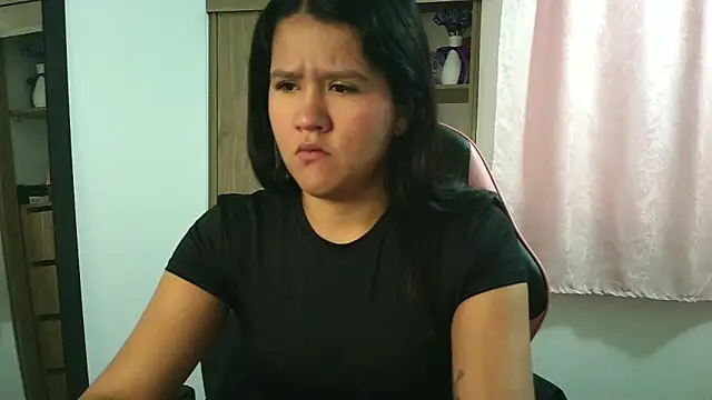 Oliviawatson1 online show from 12/05/25, 01:09