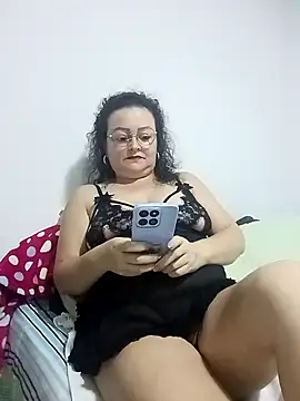 Snapshot of Nikoll12 chatting on 11/30/25, 06:17 Nikoll12 online show from 11/30/25, 06:17