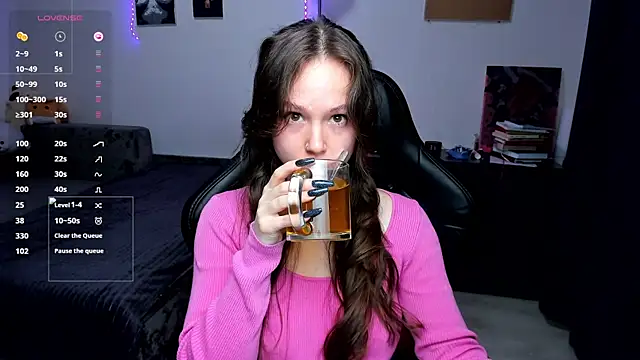 cute little ass online show from 04/23/26, 04:42