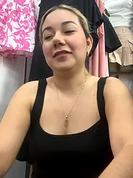 Snapshot of Fabii15 chatting on 09/13/25, 11:26 Fabii15 online show from 09/13/25, 11:26