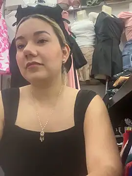 Snapshot of Fabii15 chatting on 09/17/25, 11:06 Fabii15 online show from 09/17/25, 11:06