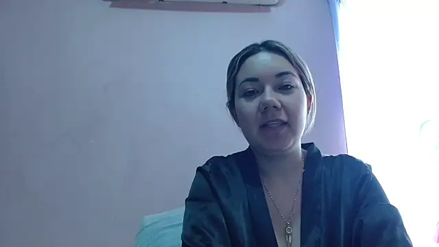 Snapshot of Fabii15 chatting on 10/07/25, 08:28 Fabii15 online show from 10/07/25, 08:28