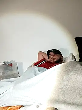 Snapshot of SmokedAlloy2 chatting on 10/10/25, 01:48 SmokedAlloy2 online show from 10/10/25, 01:48