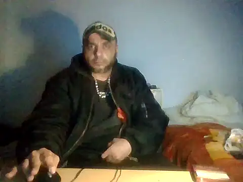 Snapshot of SmokedAlloy2 chatting on 11/30/25, 04:44 SmokedAlloy2 online show from 11/30/25, 04:44