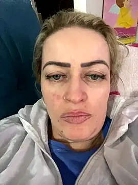 Snapshot of Alerquinasc chatting on 09/22/25, 11:51 Alerquinasc online show from 09/22/25, 11:51