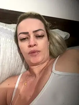 Snapshot of Alerquinasc chatting on 10/30/25, 06:15 Alerquinasc online show from 10/30/25, 06:15