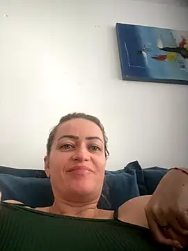 Snapshot of Alerquinasc chatting on 11/02/25, 04:20 Alerquinasc online show from 11/02/25, 04:20