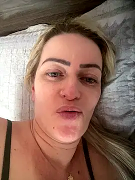 Snapshot of Alerquinasc chatting on 11/03/25, 04:30 Alerquinasc online show from 11/03/25, 04:30