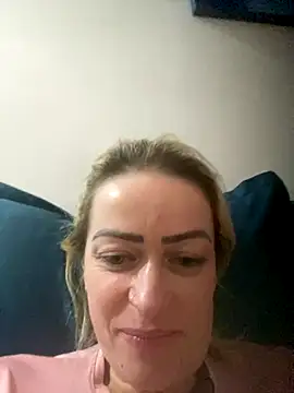 Snapshot of Alerquinasc chatting on 11/09/25, 11:03 Alerquinasc online show from 11/09/25, 11:03