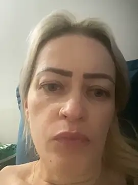 Snapshot of Alerquinasc chatting on 11/30/25, 09:19 Alerquinasc online show from 11/30/25, 09:19