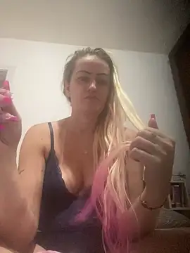 Snapshot of Alerquinasc chatting on 02/04/26, 01:44 Alerquinasc online show from 02/04/26, 01:44