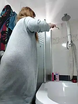 Snapshot of Alisasex@xh chatting on 12/22/25, 08:11 Alisasexxh online show from 12/22/25, 08:11