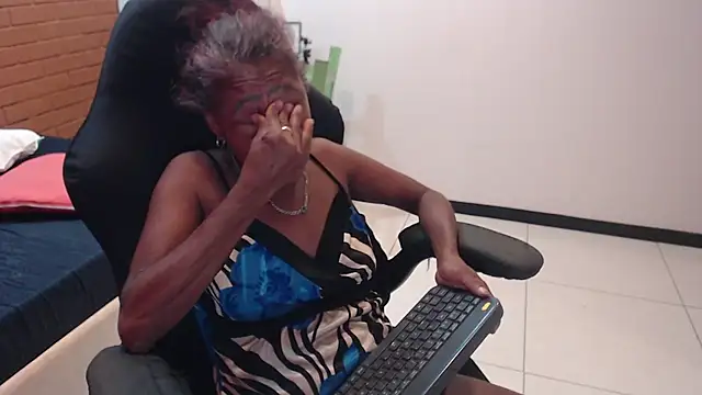 Snapshot of JackyHotBlack chatting on 11/06/25, 12:00 JackyHotBlack online show from 11/06/25, 12:00