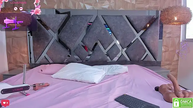 Selene  Lopez  online show from 04/22/26, 07:59