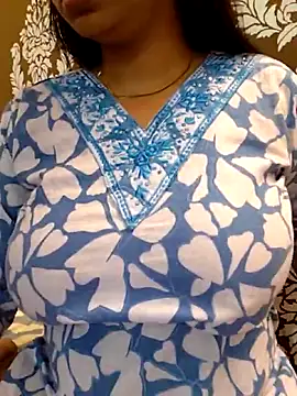 Snapshot of yoursexy_rumi chatting on 03/09/26, 05:22 yoursexy rumi online show from 03/09/26, 05:22