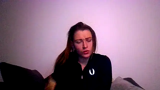 Snapshot of RUBY-ROSE-SWINGS chatting on 10/25/25, 06:32 RUBY-ROSE-SWINGS online show from 10/25/25, 06:32