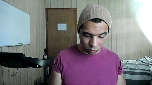 Snapshot of NaturalBeautyQueen chatting on 09/29/25, 01:16 NaturalBeautyQueen online show from 09/29/25, 01:16