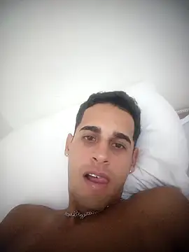 QUIEROFOLLARTEDUR online show from 12/22/25, 12:13