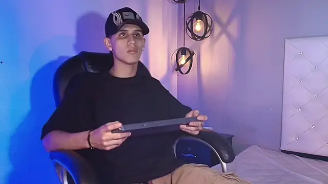  realwav online show from 12/14/25, 05:46