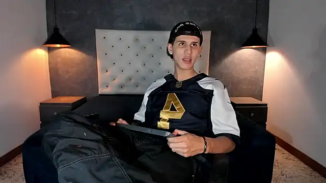  realwav online show from 12/18/25, 06:30