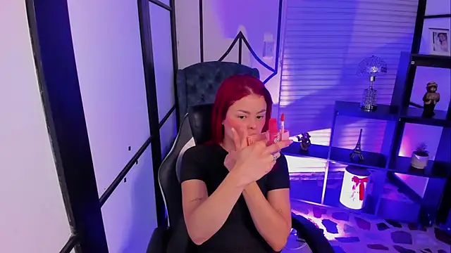 NahomiRichards  online show from 10/16/25, 05:08