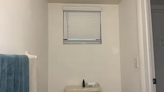 prettyykitty22 online show from 02/15/26, 11:12