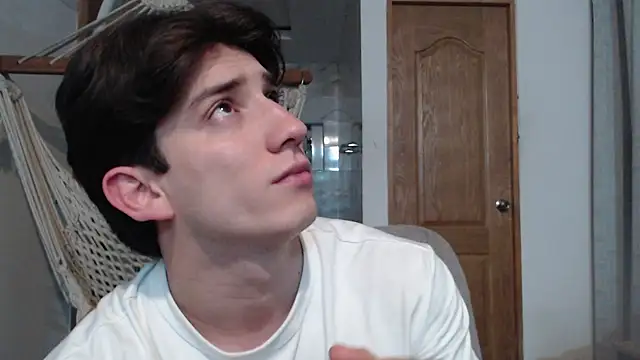 Snapshot of AteneoJr chatting on 01/12/26, 12:05 AteneoJr online show from 01/12/26, 12:05