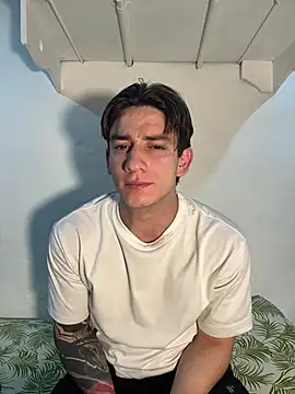 Snapshot of AteneoJr chatting on 02/01/26, 12:42 AteneoJr online show from 02/01/26, 12:42