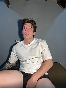 Snapshot of AteneoJr chatting on 02/21/26, 12:44 AteneoJr online show from 02/21/26, 12:44