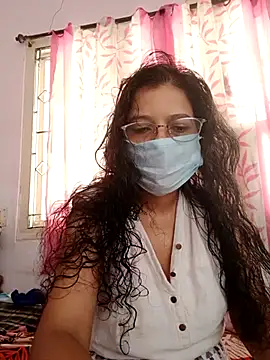 Snapshot of thanusi_2 chatting on 07/16/26, 05:13 thanusi 2 online show from 07/16/26, 05:13