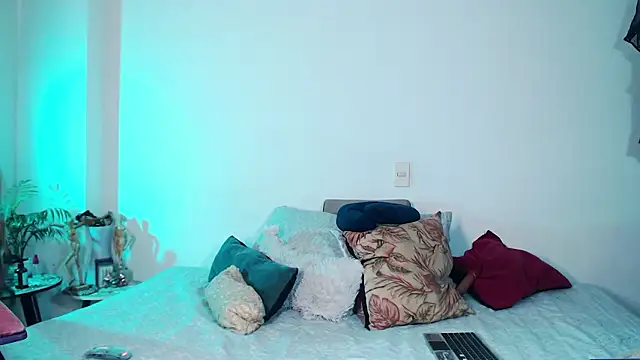 Theevae online show from 03/26/26, 05:40