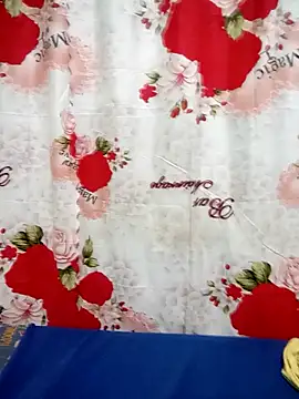 Snapshot of xxsasa chatting on 12/21/25, 10:28 xxsasa online show from 12/21/25, 10:28