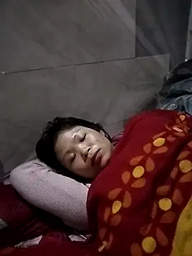 LinhNa999 online show from 02/02/26, 08:02