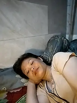 LinhNa999 online show from 03/25/26, 12:44