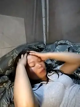 LinhNa999 online show from 04/02/26, 12:58