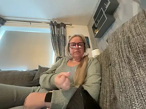 Anastasia-BlondeXX online show from 02/02/26, 10:25