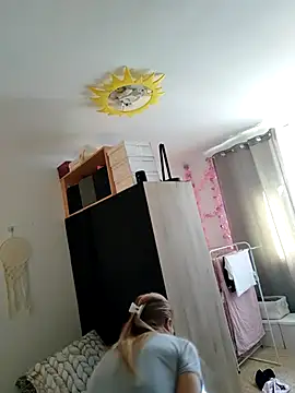 Snapshot of Mila_Luciphya chatting on 09/18/25, 12:18 Mila Luciphya online show from 09/18/25, 12:18