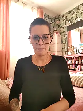 Mila Luciphya online show from 04/03/26, 08:34