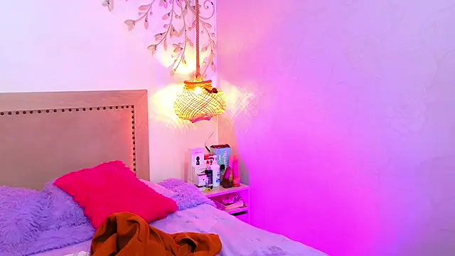 Daphnee- online show from 09/11/25, 11:54