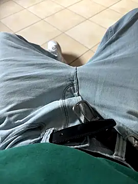 Manu97k online show from 10/13/25, 03:01