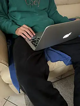 Manu97k online show from 10/29/25, 09:11