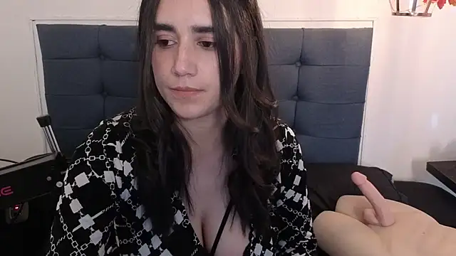 elowen halley1 online show from 09/19/25, 07:14