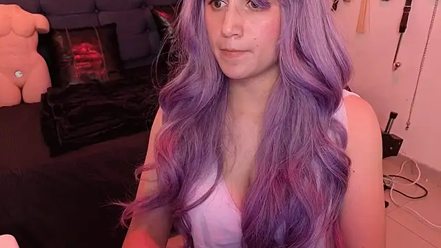 elowen halley1 online show from 10/31/25, 08:32