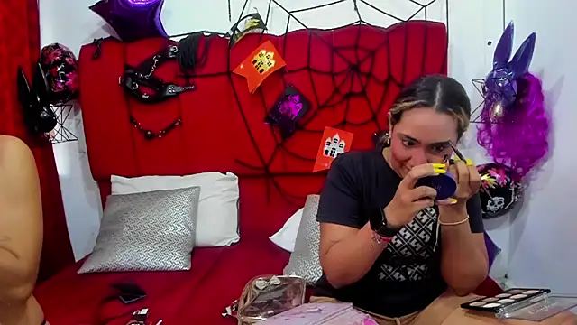 IsabelaANDalahia online show from 10/29/25, 01:46