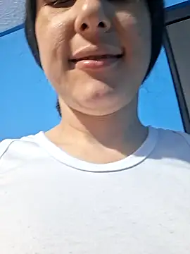 vaneza1999 online show from 10/13/25, 08:20