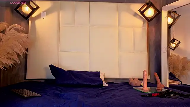 Liam forest  online show from 12/17/25, 05:02