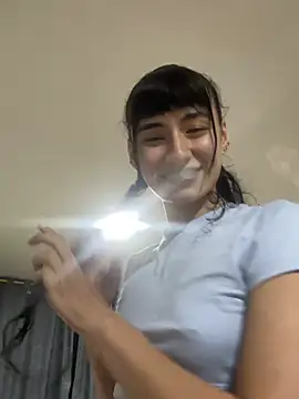 Snapshot of Alynn_Bri_ chatting on 03/23/26, 02:04 Alynn Bri online show from 03/23/26, 02:04