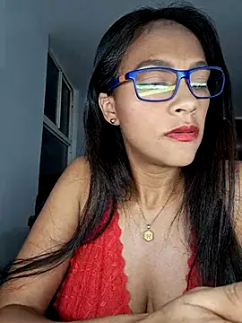 Snapshot of sarah_garcia_ chatting on 05/24/26, 12:04 sarah garcia online show from 05/24/26, 12:04