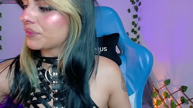 blue kitten online show from 09/11/25, 06:13